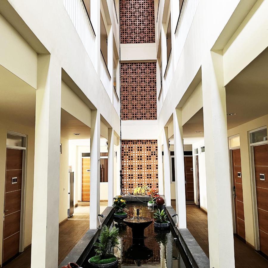 The Home Srengseng Джакарта Екстериор снимка